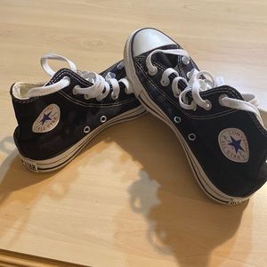 Converse chuck taylor sneakers size 3.5 mens